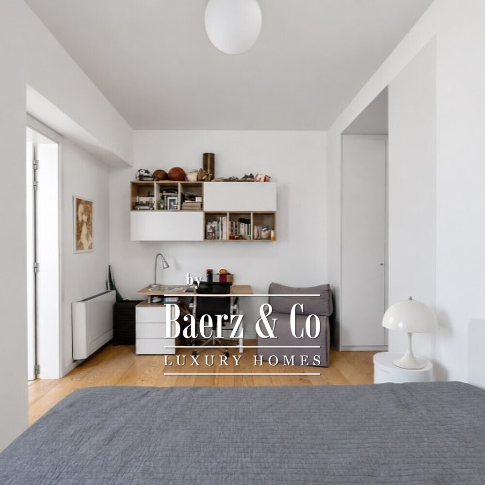 Four-bedroom apartment with a balcony and five-car garage on Avenida da República image