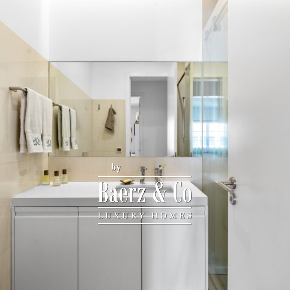 Four-bedroom apartment with a balcony and five-car garage on Avenida da República image