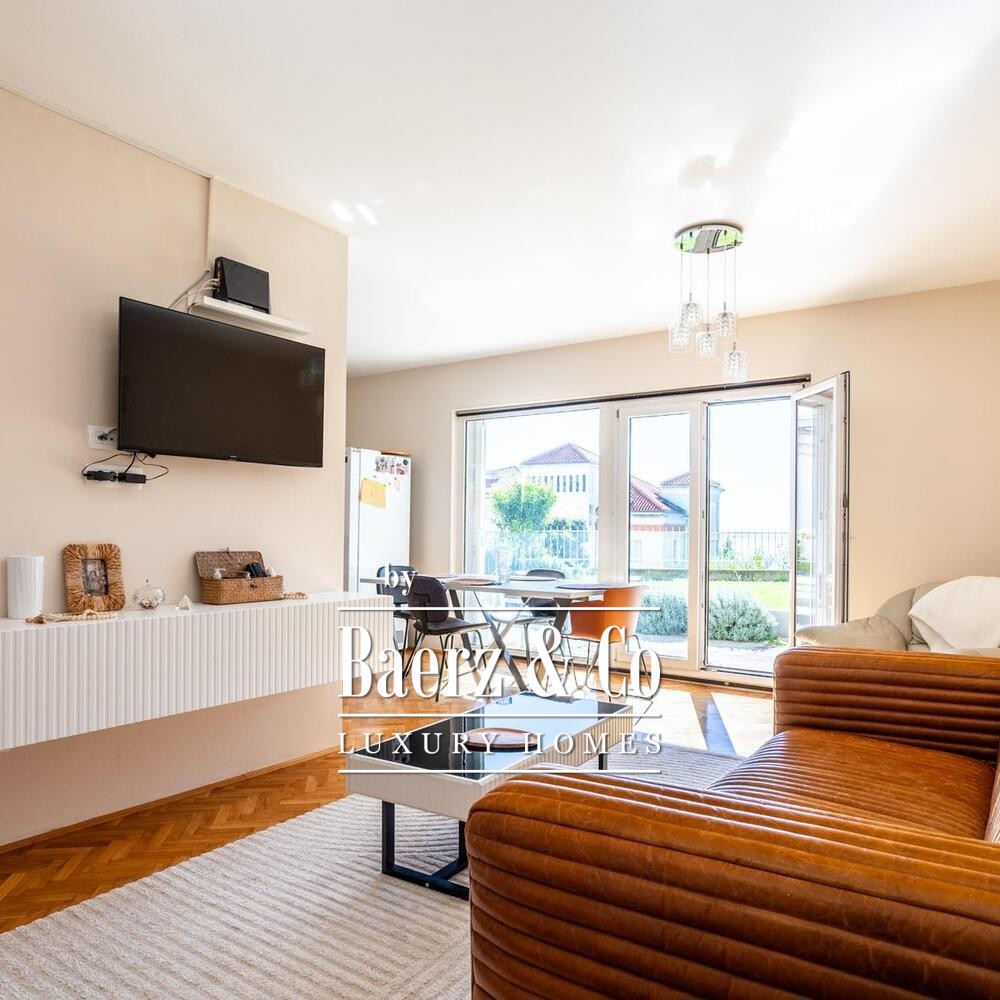 Split, Meje - Luxurious Three-Bedroom Apartment with Sea View and Garden image
