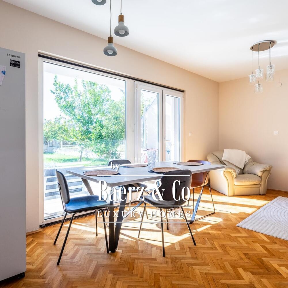 Split, Meje - Luxurious Three-Bedroom Apartment with Sea View and Garden image