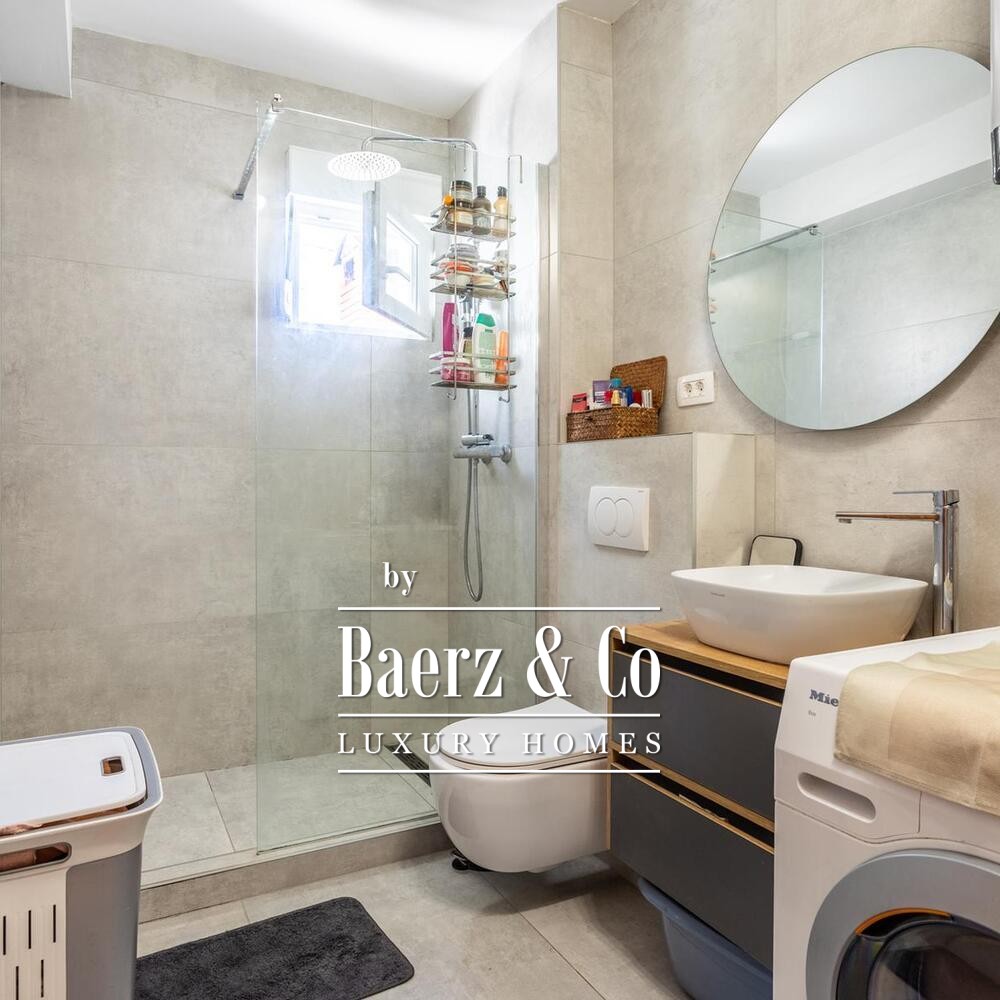 Split, Meje - Luxurious Three-Bedroom Apartment with Sea View and Garden image