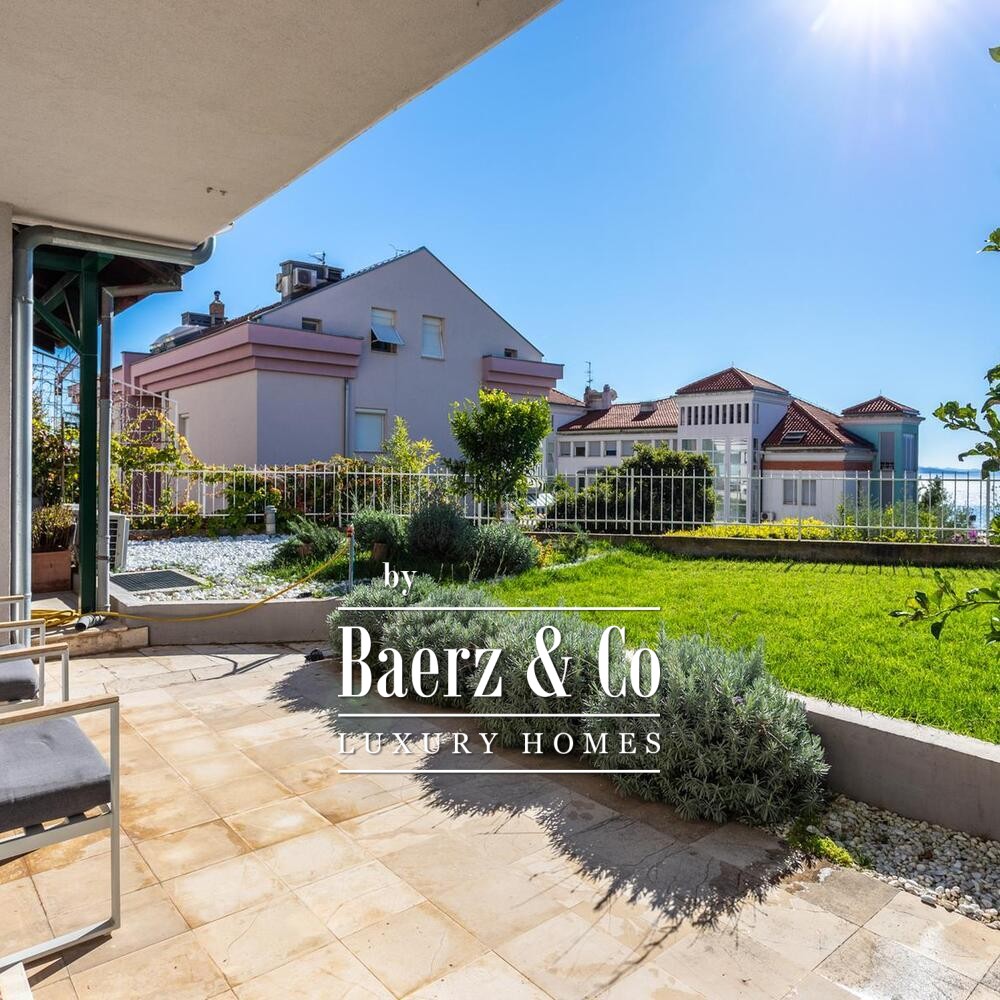 Split, Meje - Luxurious Three-Bedroom Apartment with Sea View and Garden image