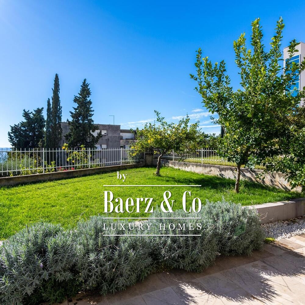Split, Meje - Luxurious Three-Bedroom Apartment with Sea View and Garden image