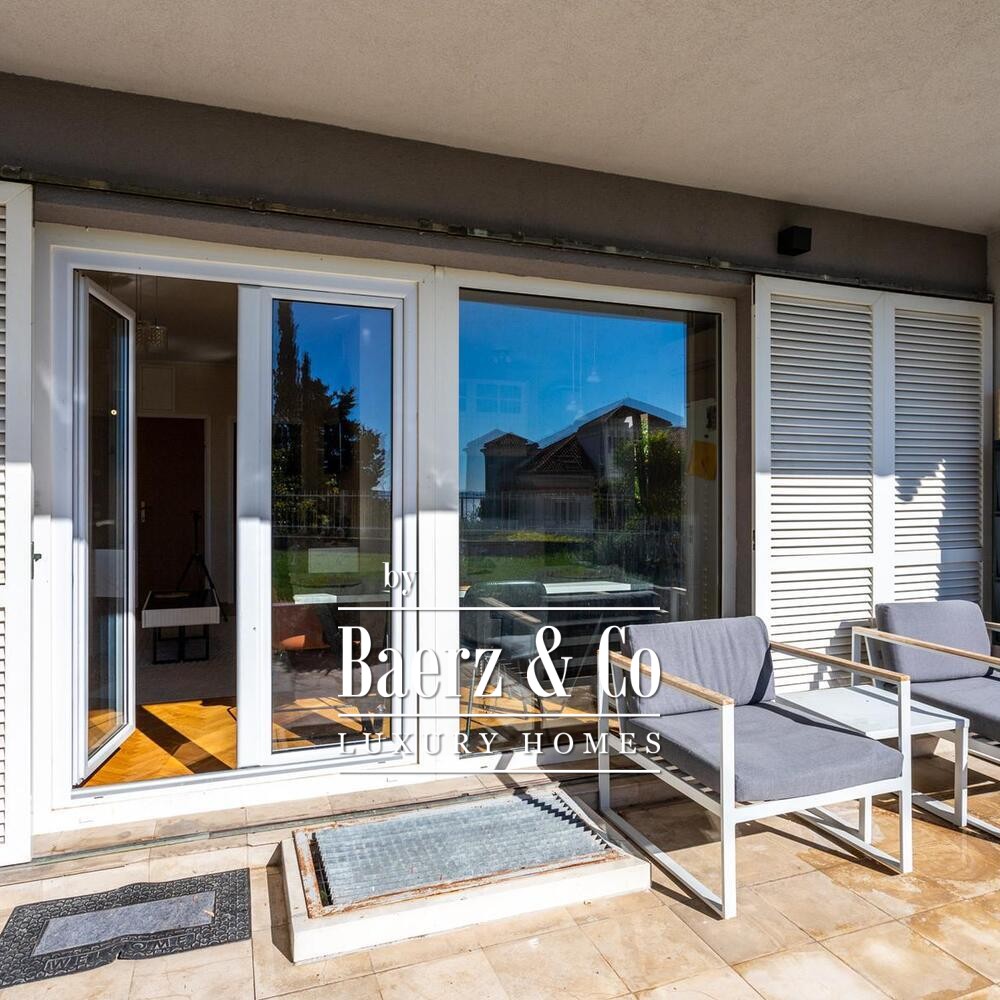 Split, Meje - Luxurious Three-Bedroom Apartment with Sea View and Garden image