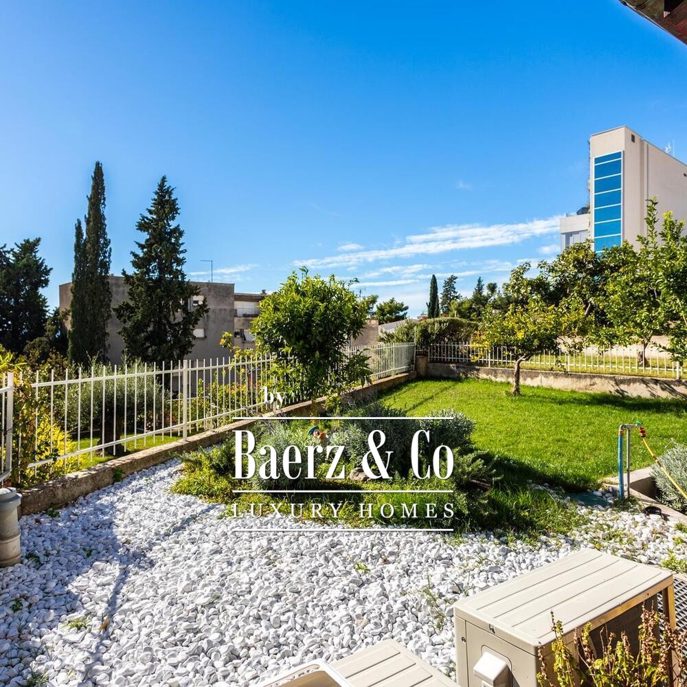 Split, Meje - Luxurious Three-Bedroom Apartment with Sea View and Garden image