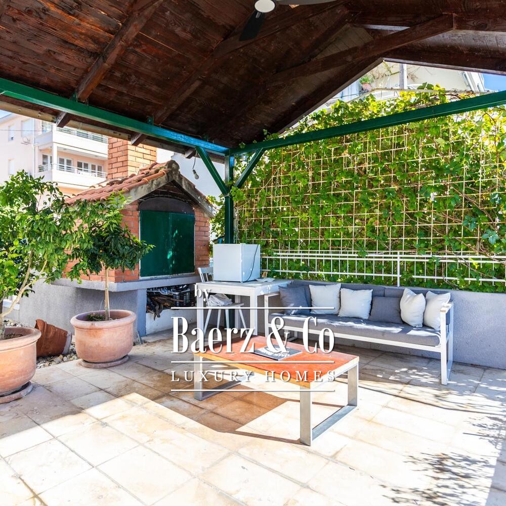 Split, Meje - Luxurious Three-Bedroom Apartment with Sea View and Garden image