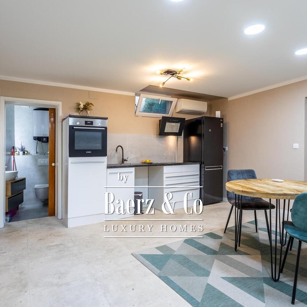 Split, Meje - Luxurious Three-Bedroom Apartment with Sea View and Garden image