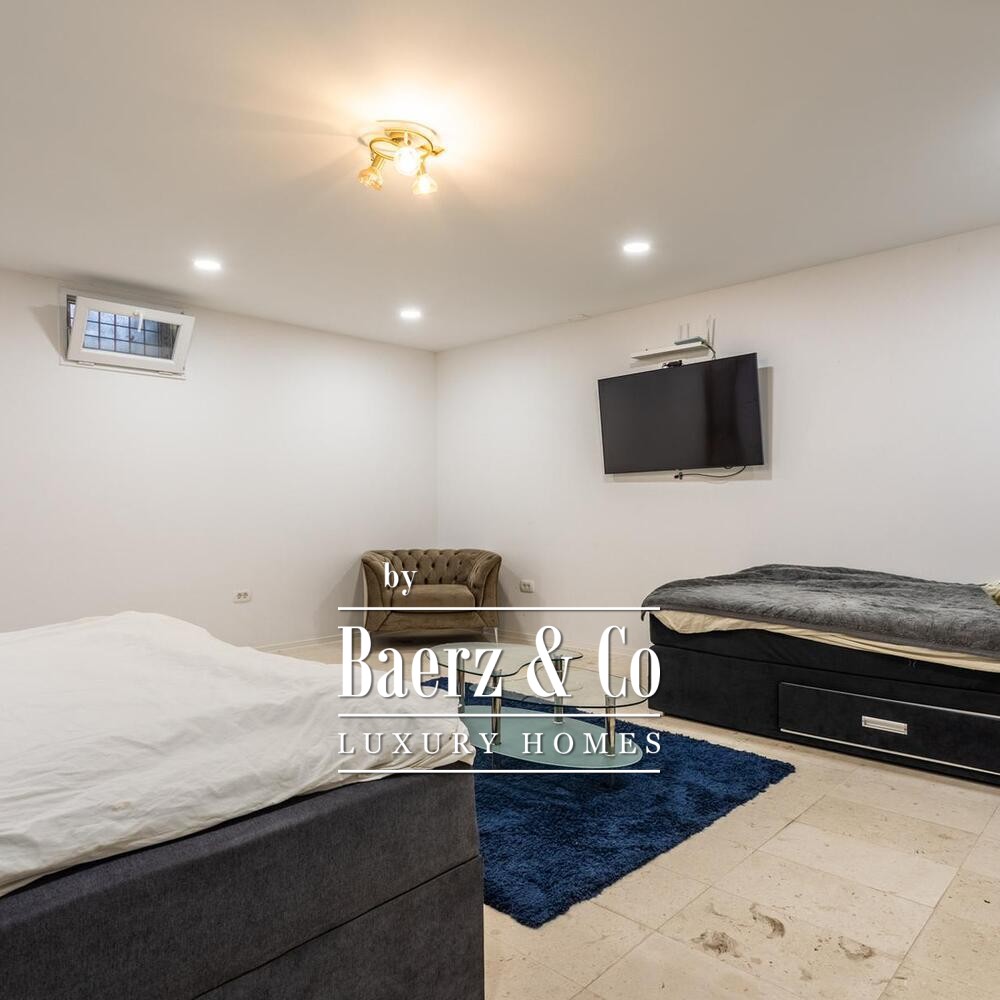 Split, Meje - Luxurious Three-Bedroom Apartment with Sea View and Garden image