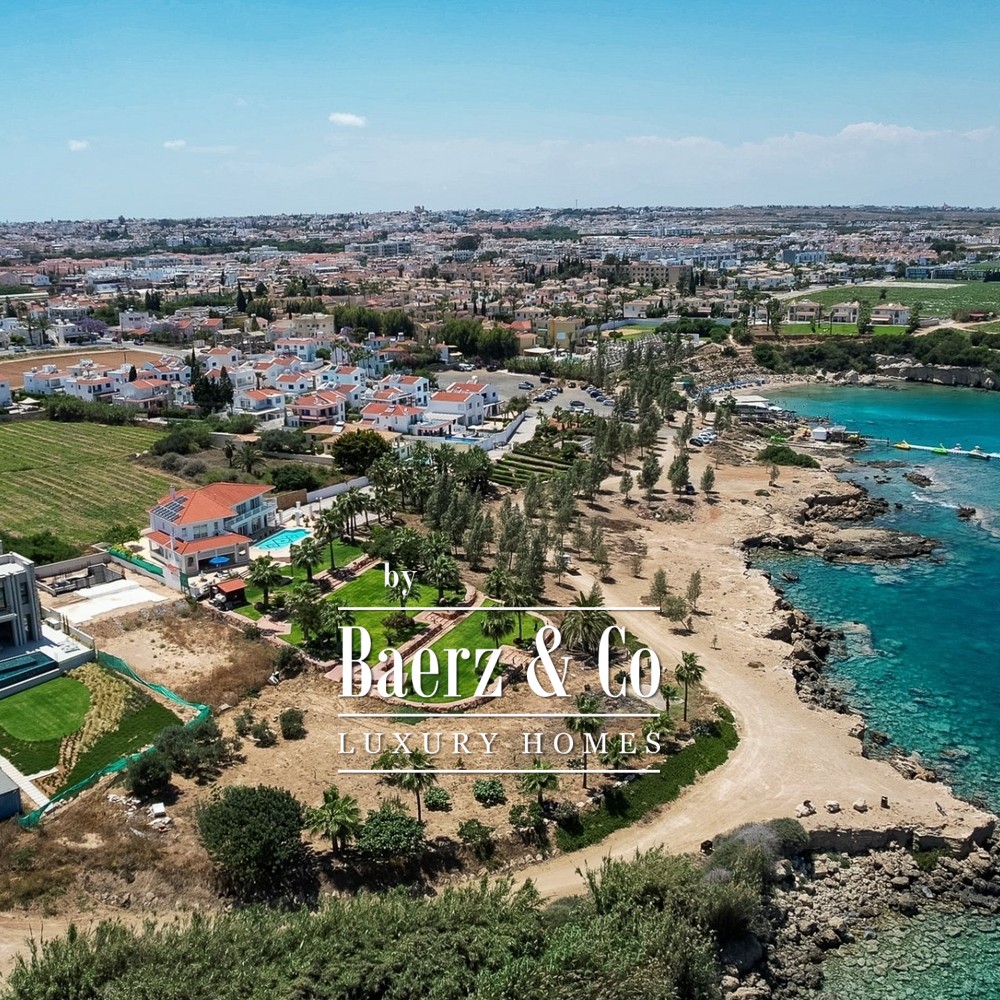 Malama Seafront H04: beachfront villa with lift and infinity pool image