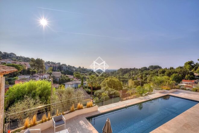 Le Bar-sur-Loup photo