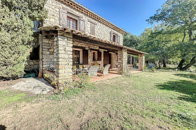 Saint Saturnin Les Apt photo