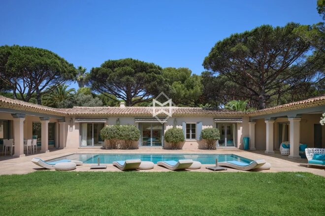 Bormes-les-Mimosas photo