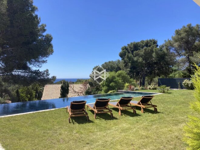 Bormes-les-Mimosas photo