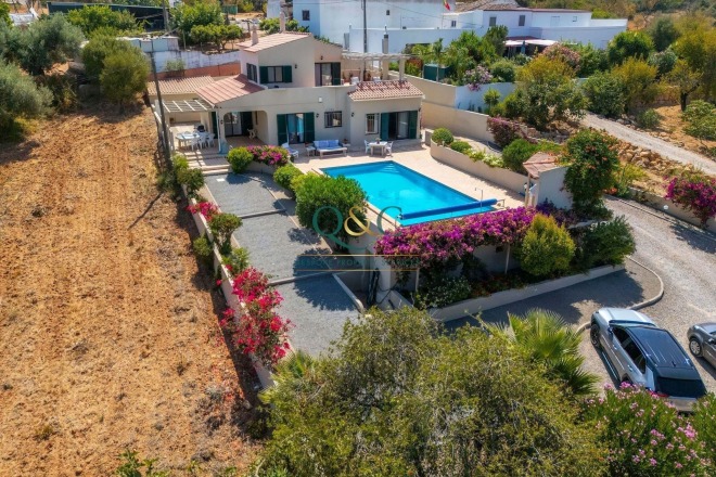 Santa Barbara De Nexe photo