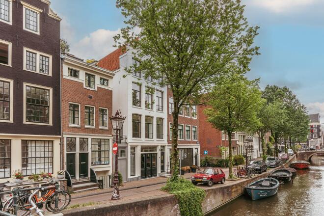Oostzaan photo