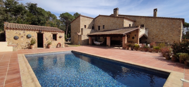 Torroella de Montgrí photo