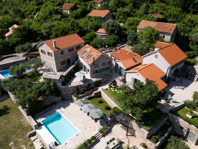 Luštica photo