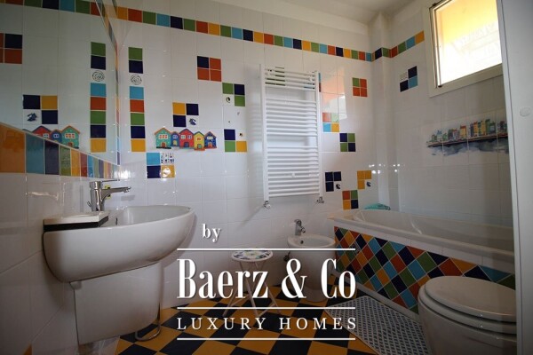 photo 41 Villa for sale 400 m²