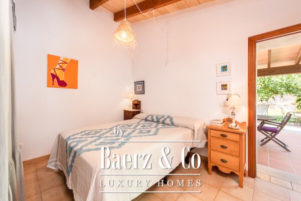 photo 6 This semi-detached townhouse, situated just two minutes' walk from Repic beach, offers just that- a sunny garden and easy access to the beach.