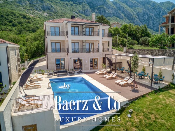 photo 14 Elegant Villa with Majestic Views, Pool, Gym & Sauna