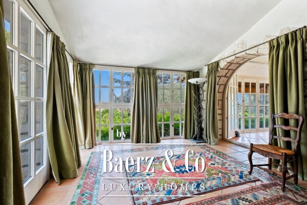 photo 16 Beautiful Provencal villa in the heart of an estate in Biot
