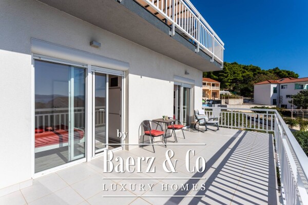 photo 11 Omiš riviera, great house with pool, second row from the sea