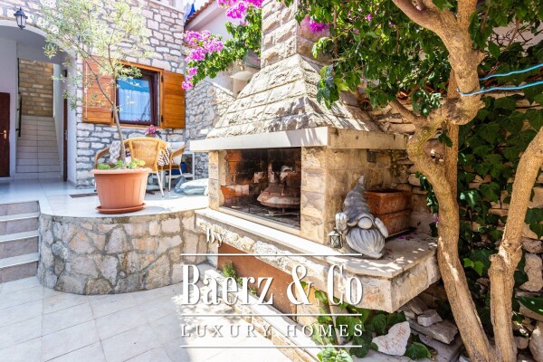 photo 22 The island of Brač, a stone house with a restaurant in a prime location