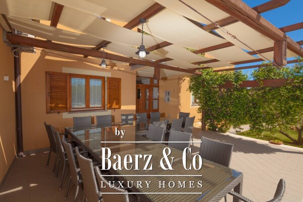 photo 3 Istria, Banjole - spacious residential and commercial holiday house, 750m2, plot 1370m2