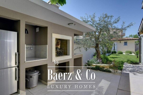 photo 10 Medulin, fully equipped villa, NKP 350m2