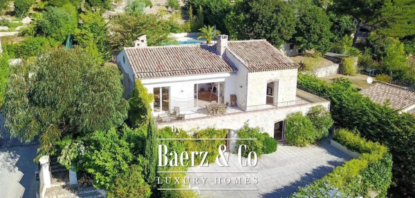 photo 2 VALLAURIS, NEAR CANNES -  BRIGHT PROVENCAL VILLA - PANORAMIC SEA VIEW