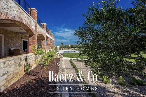 photo 15 Zadar, Murvica, spectacular stone villa with tennis court and swimming pool