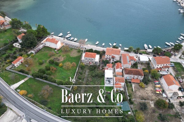 photo 5 Dubrovnik-surrounding area, stone villa 600 m2, first row to the sea