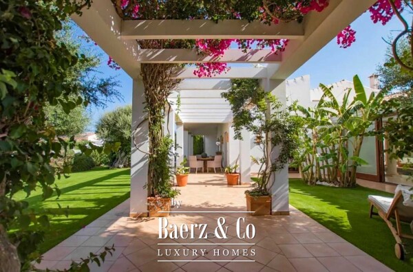 photo 5 VILLA WITH INTERIOR SWIMMING POOL IN SON BLANC