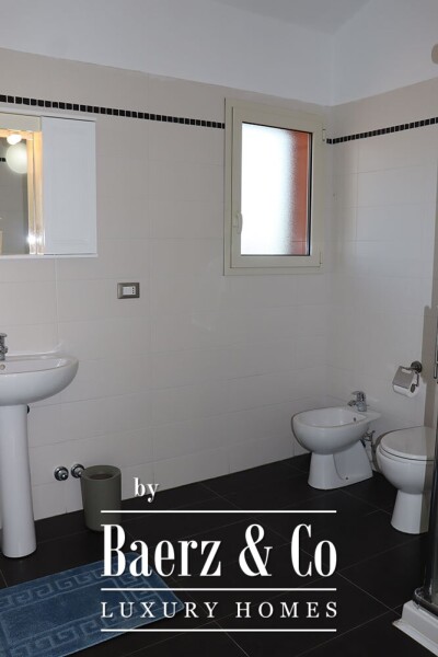 photo 110 Villa for sale 264 m²