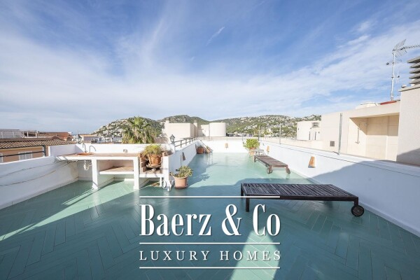 photo 14 Bright Penthouse with large private Roof Terrace and Port views