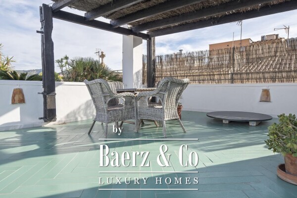 photo 15 Bright Penthouse with large private Roof Terrace and Port views