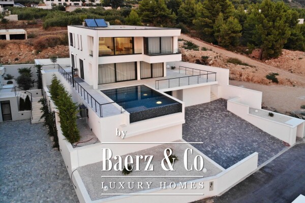 photo 4 Podstrana, a beautiful villa with a panoramic view of the sea