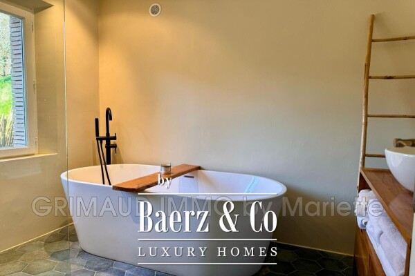 photo 18 Exceptional natural setting – House with pool on 9,057 m², 3