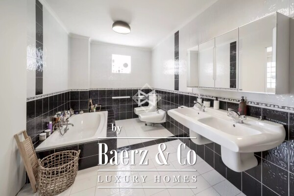 photo 13 Charming Villa with Pool and sea view in a Private Estate in Villefranche-sur-Mer