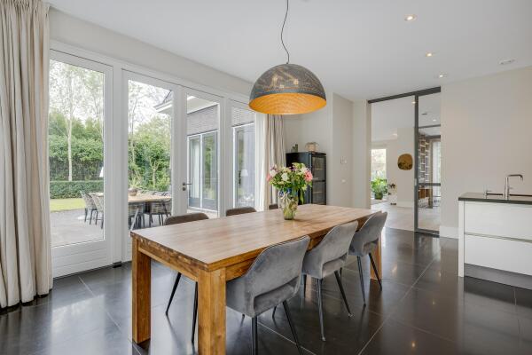 photo 29 van Brouchovenlaan 6