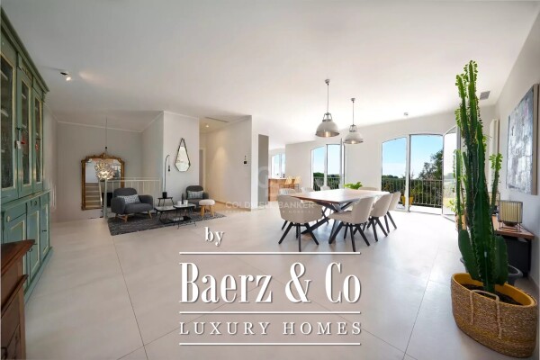 photo 7 Beautiful property with sea views