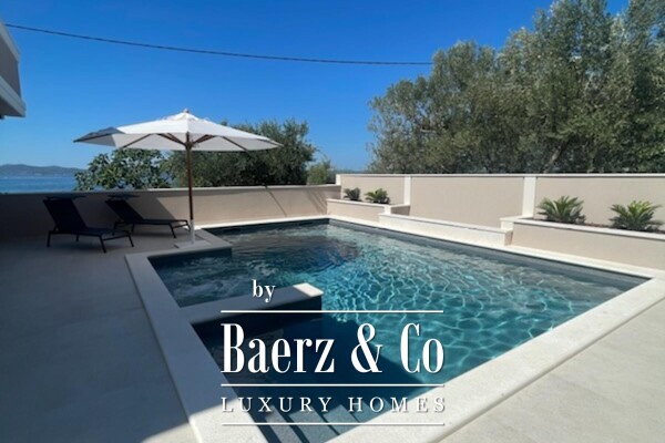 photo 52 Zadar, Diklo: Luxury beachfront villa with pool and olive grove