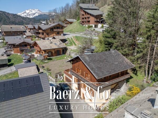 photo 2 TRADITIONAL SAVOYARD STYLE - 6 BEDROOM CHALET