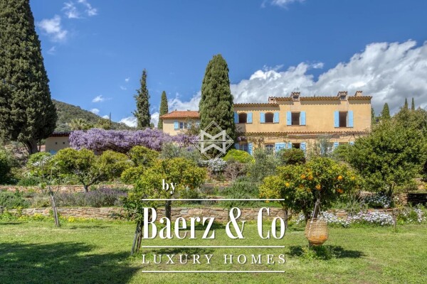 photo 4 Property with 2 Villas and Swimming Pool - Le Lavandou