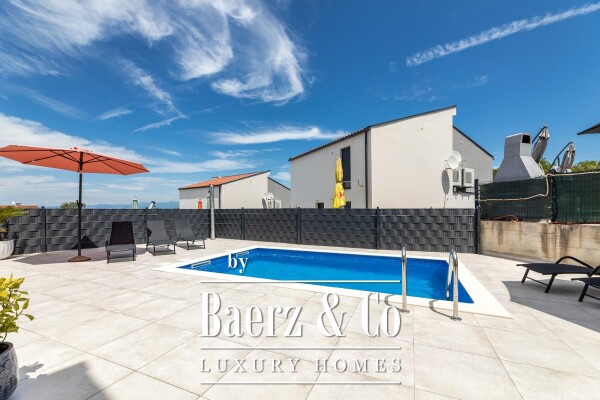 photo 14 Malinska, Renovated House with Three Apartments, 280.72m², 800m from the Sea