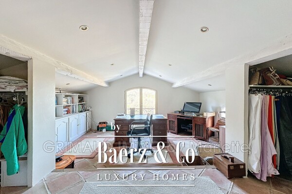 photo 14 beautiful property with 5 bedrooms, swimming pool and poolho