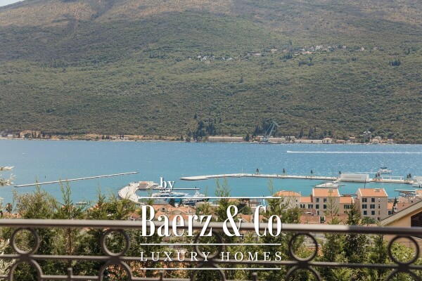 photo 6 Luxurious Three Bedroom Apartment in Herceg Novi with Pool Access