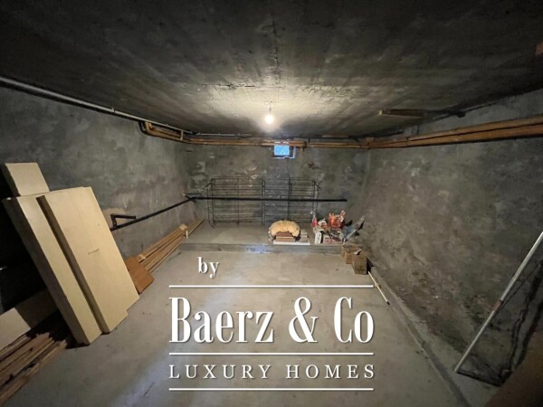 photo 13 Pleasant Village House, Close to the Shops