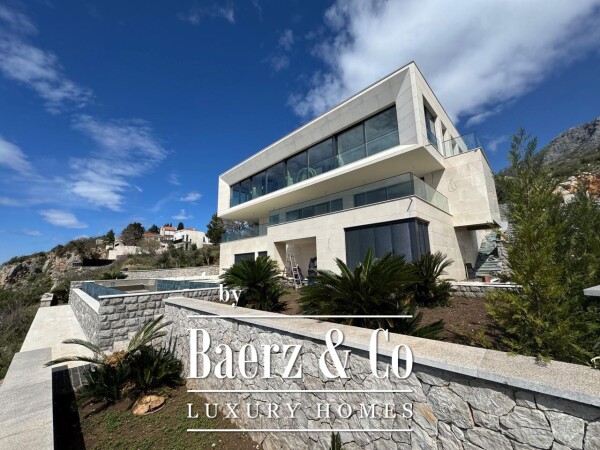 photo 5 Luxury Villa with a Pool on 3 Levels in Rezevici