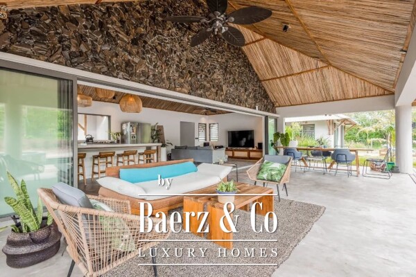 photo 1 VILLA FOR SALE IN BLACK RIVER